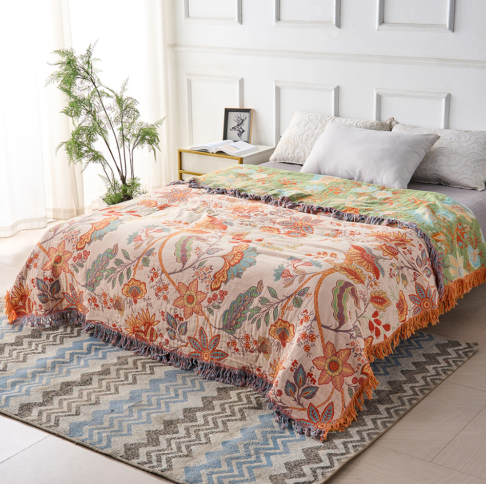 Boho Floral Sofa Throw Blanket – Airy & Versatile Design
